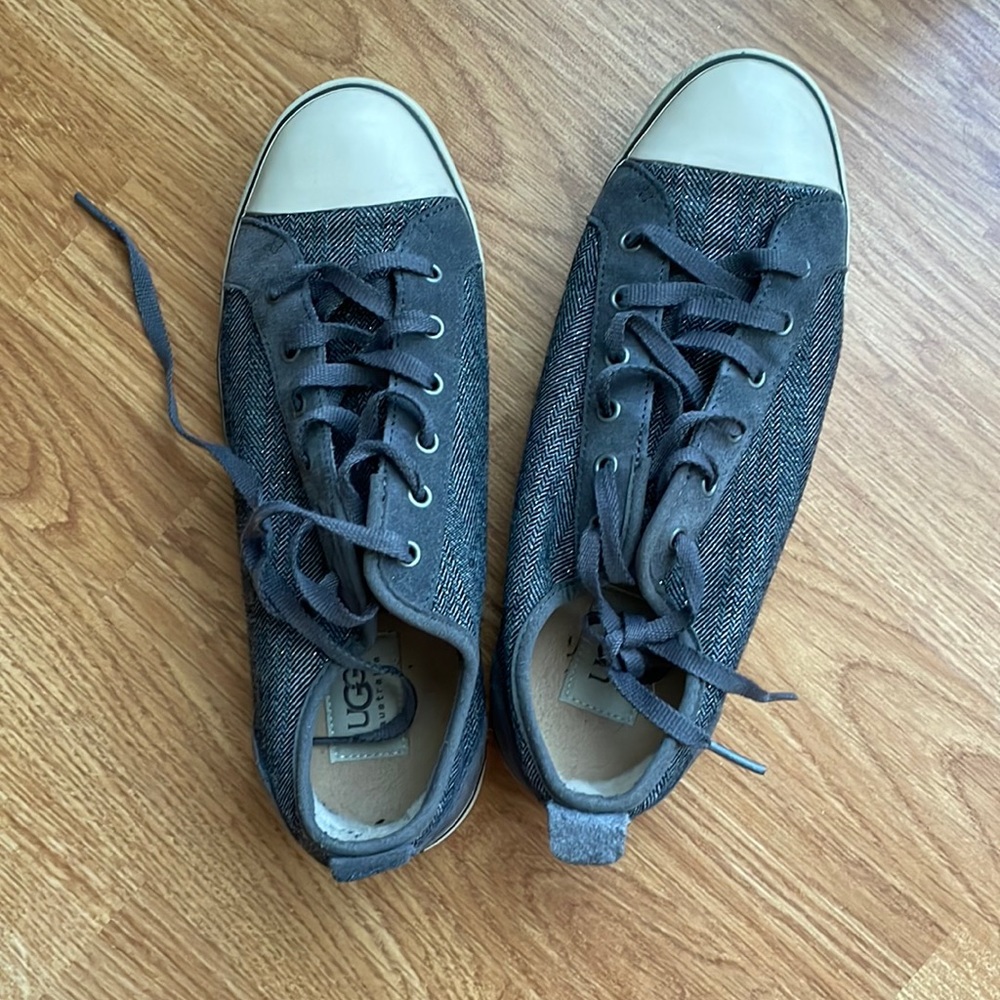 Ugg sneaker
